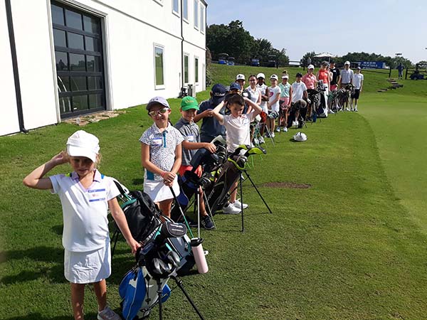 Experto Embajador principal Nike Junior Golf Camp at Texas Golf Center wraps up, helps youth develop a  wholesome golf game – African American Golfer's Digest